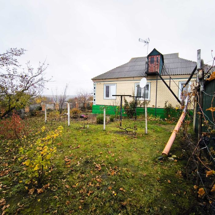 Продам будинок в мальовничому селі