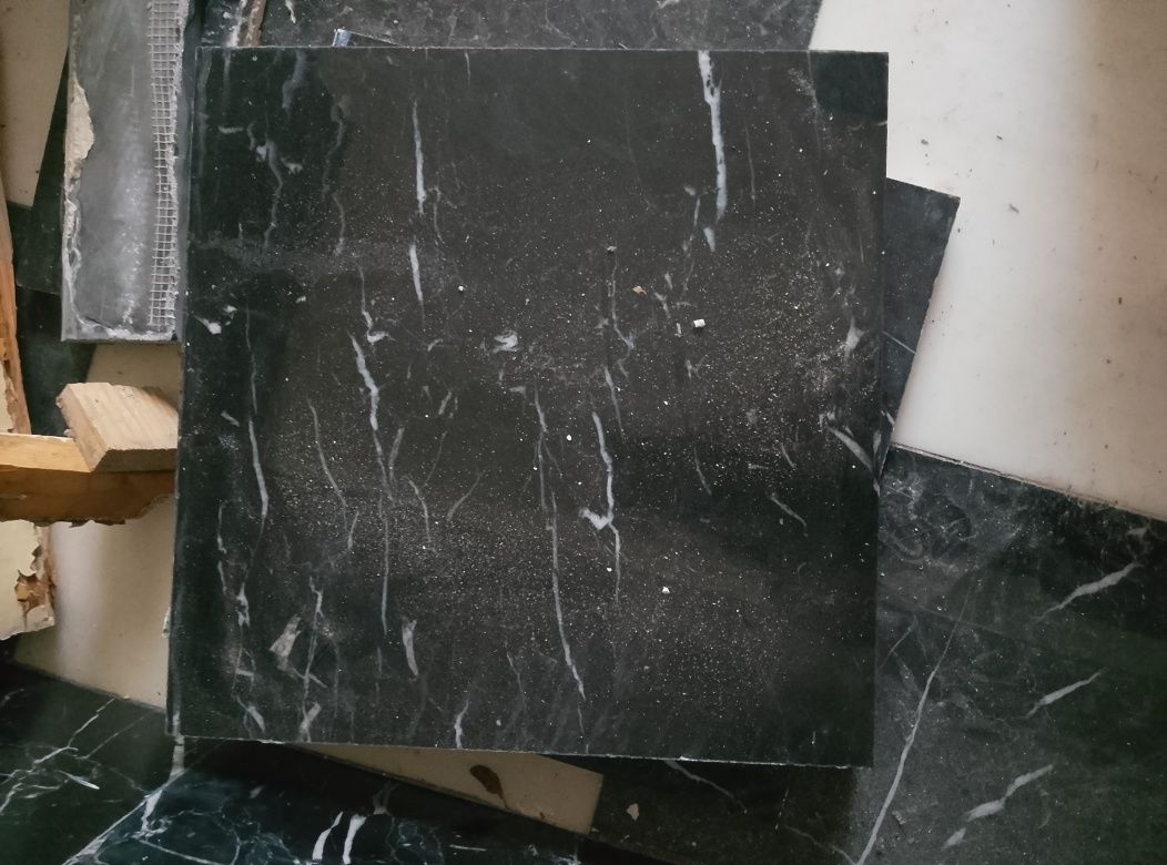 Pedra tipo Negro Marquino (urgente devido a entrada em obras)