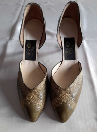 Sapatos Vintage verde seco, com pespontos a fio dourado. N° 36