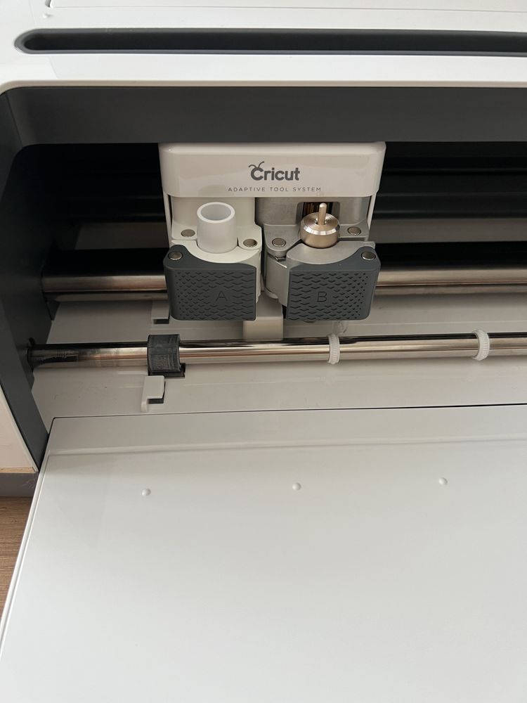 Ploter Cricut maker 2