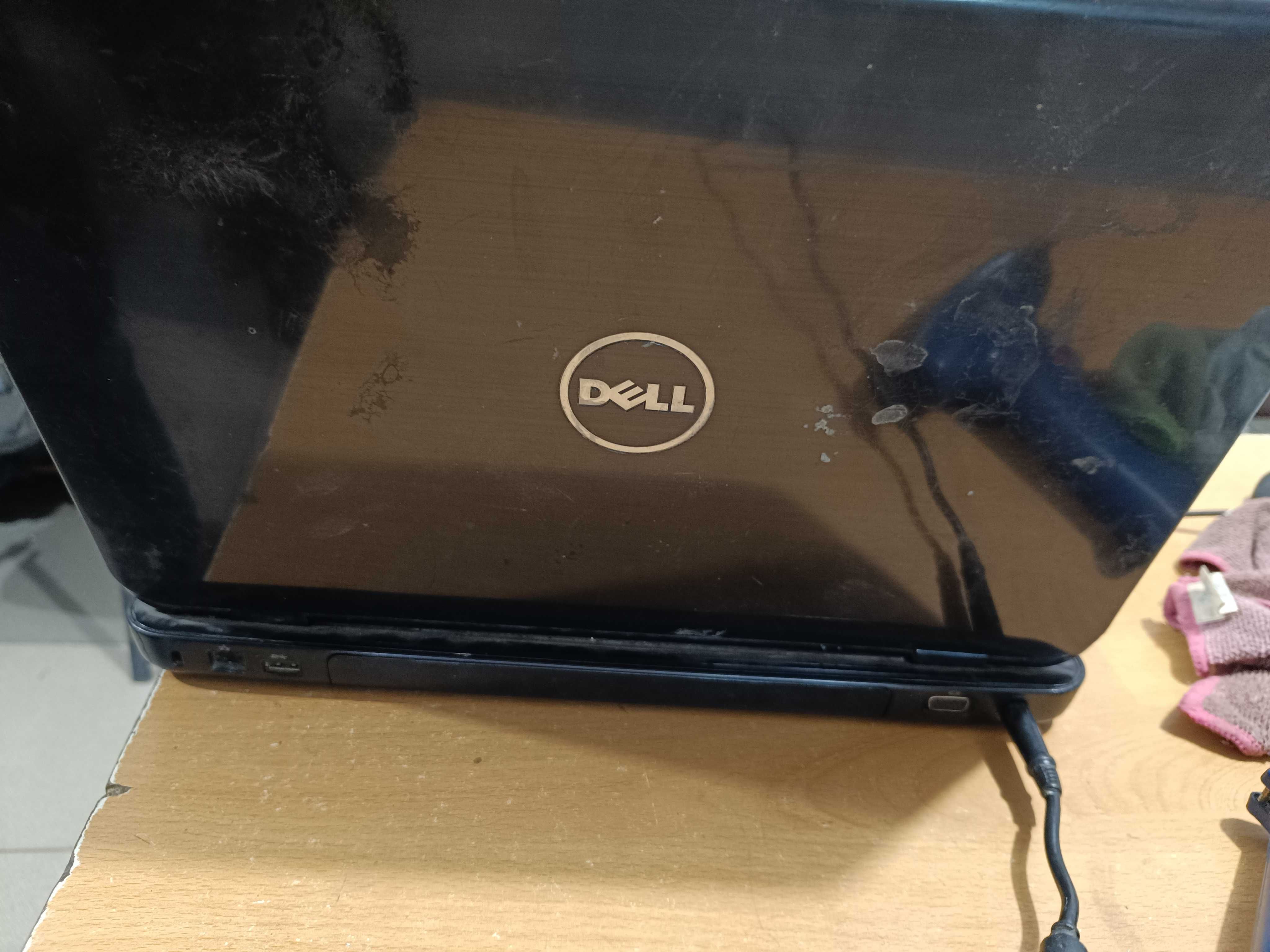 Ноутбук Dell Inspiron 15.6" с зарядкой