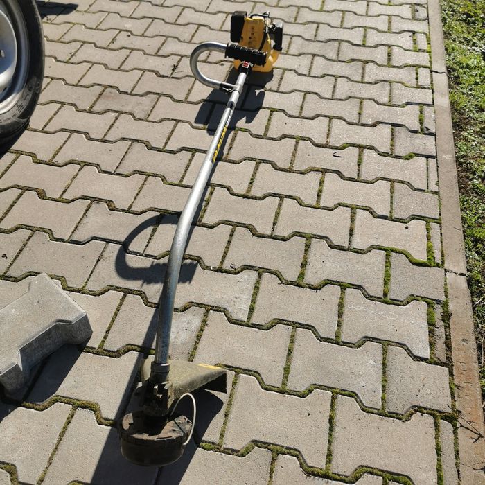 Podkaszarka spalinowa