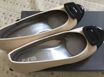 Sapatos em pele tamanho 41