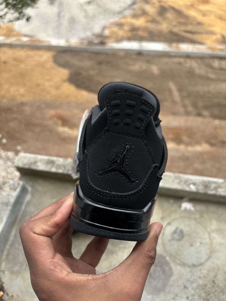 Jordan retro 4 black cat