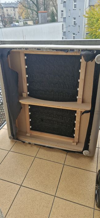 Oddam za darmo pufe 110 na 110 na 40 cm wysokości. Prawdziwa skóra