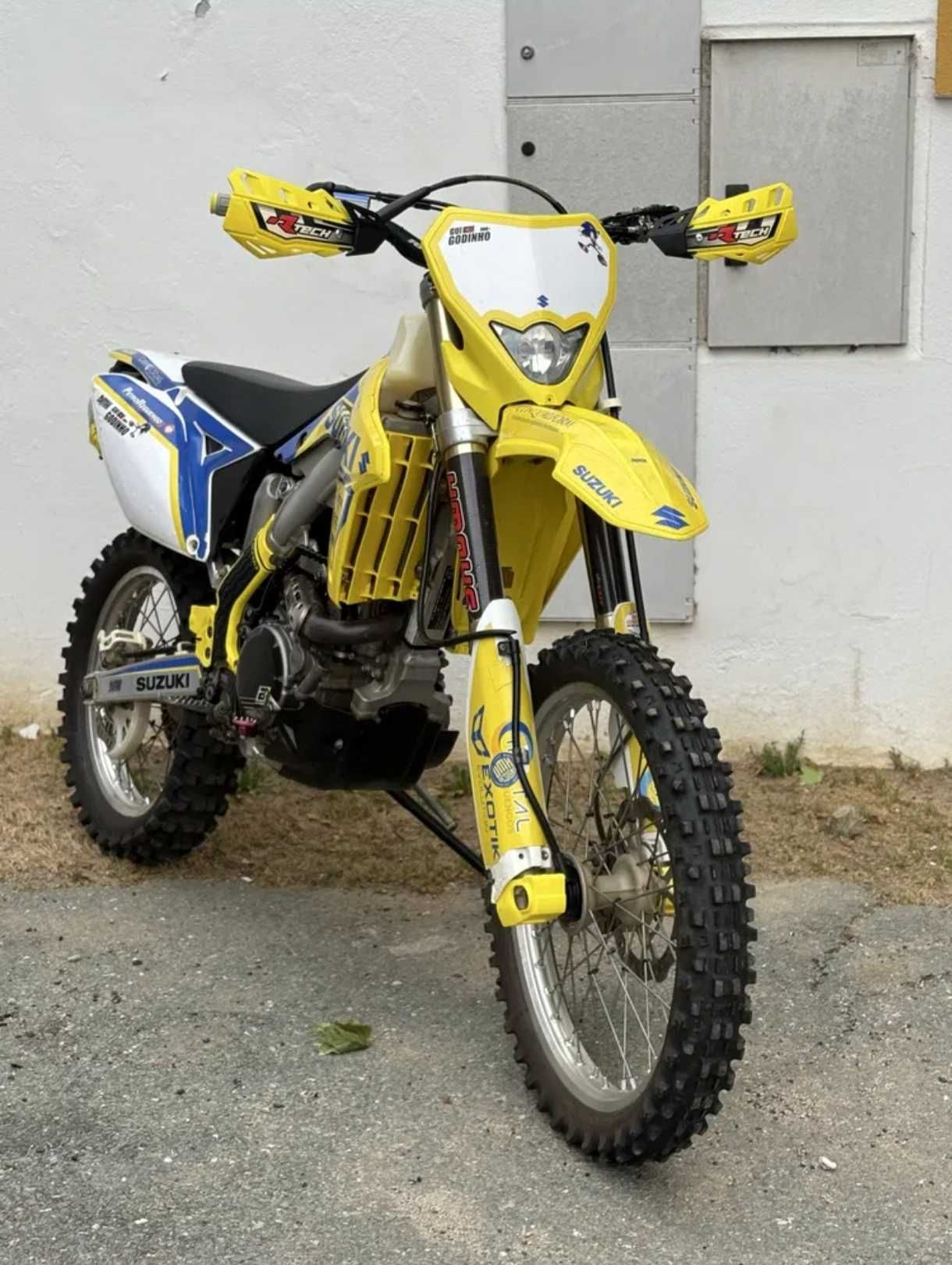 Vendo suzuki Rmx 450. matrículada