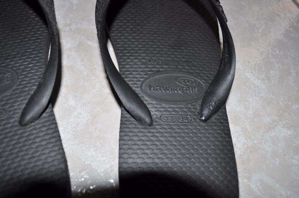 Chinelos Havaianas em preto 33/34