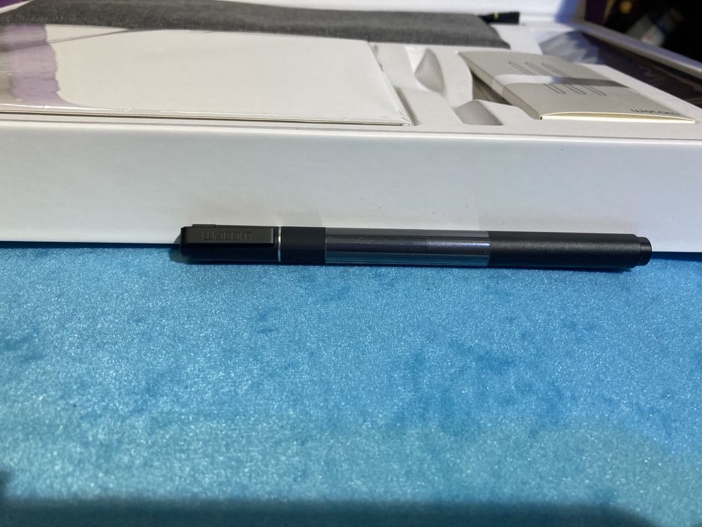 Wacom Intuos Pro Paper M- akcesoria paper, Finetip Pen 0.4