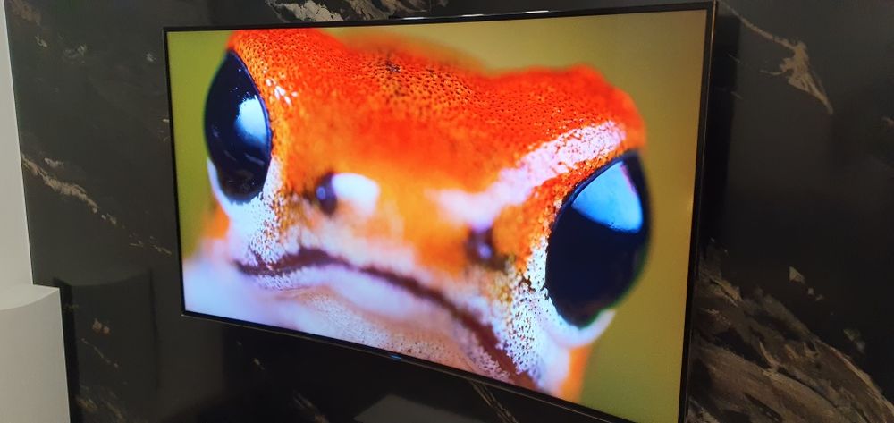 Telewizor Samsung 4K zakrzywiony ekran 'curved'