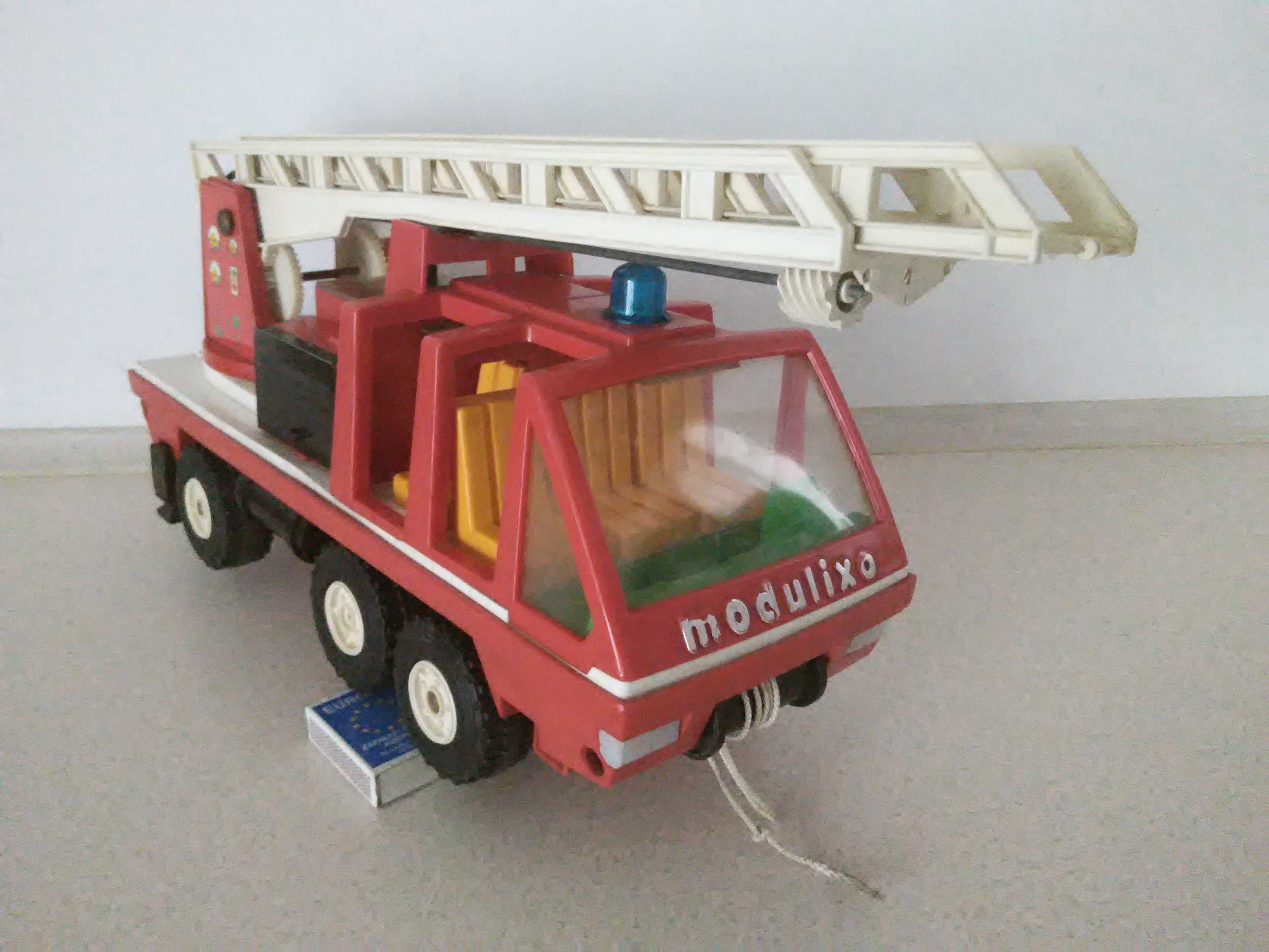 stara zabawka PRL samochód straż pożarna retro wóz drabina zabytek czz