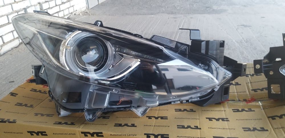 Фары MAZDA 3 BM 2016 Mazda 3 2017 LED BHN2-51-031A
