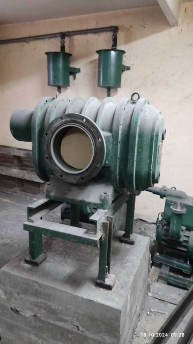 Dmuchawa ROOTSA sprężarka pompa dmuchawa próżniowa  4kw waga 400kg