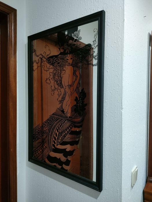 Quadro espelho com desenho