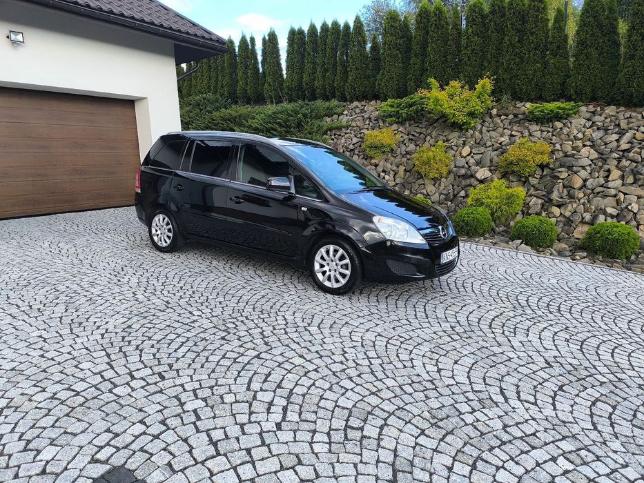 Opel Zafira Zafira B 2010 • PRYWATNE • 1.8 benzyna • 7 miejsc • 2x alu • faktury •