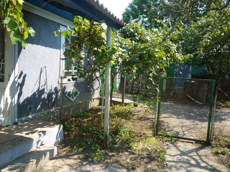 Продам земельный участок с домом,с.Ломачинцы(Черновцы,Новоднистровск)