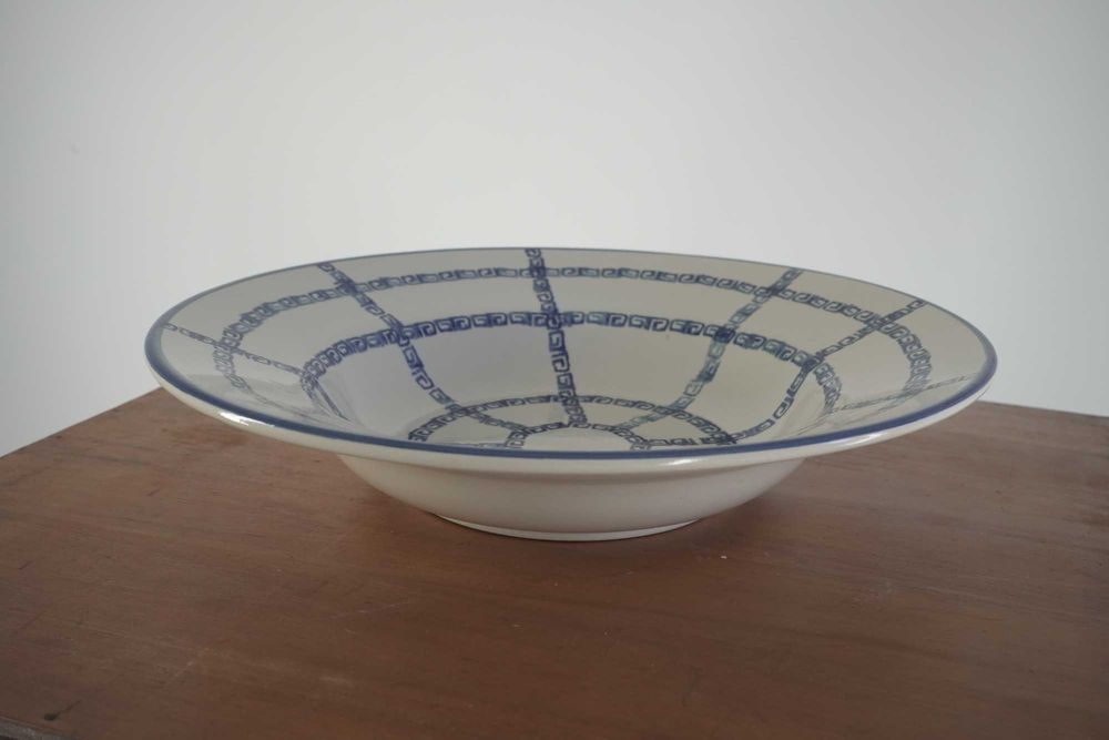 Vários pratos decorativos