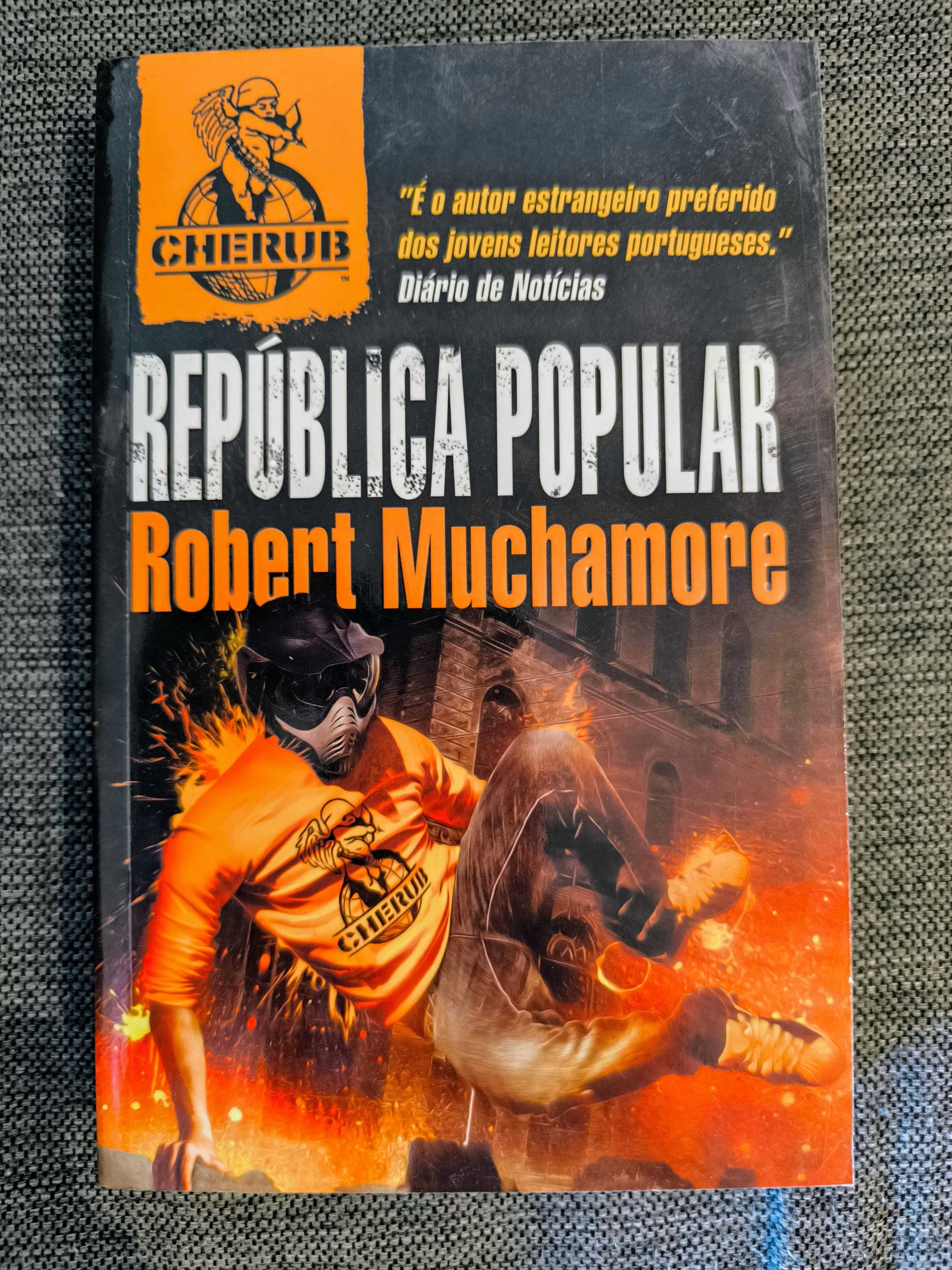 Livro: República Popular de Robert Muchamore
