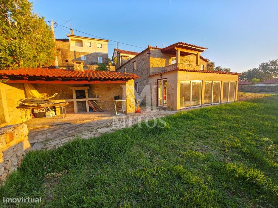 Moradia T3 com piscina, situada em Moreira do Lima