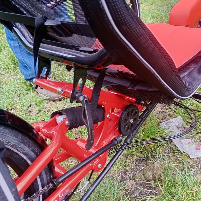 Rower poziomy trójkołowy