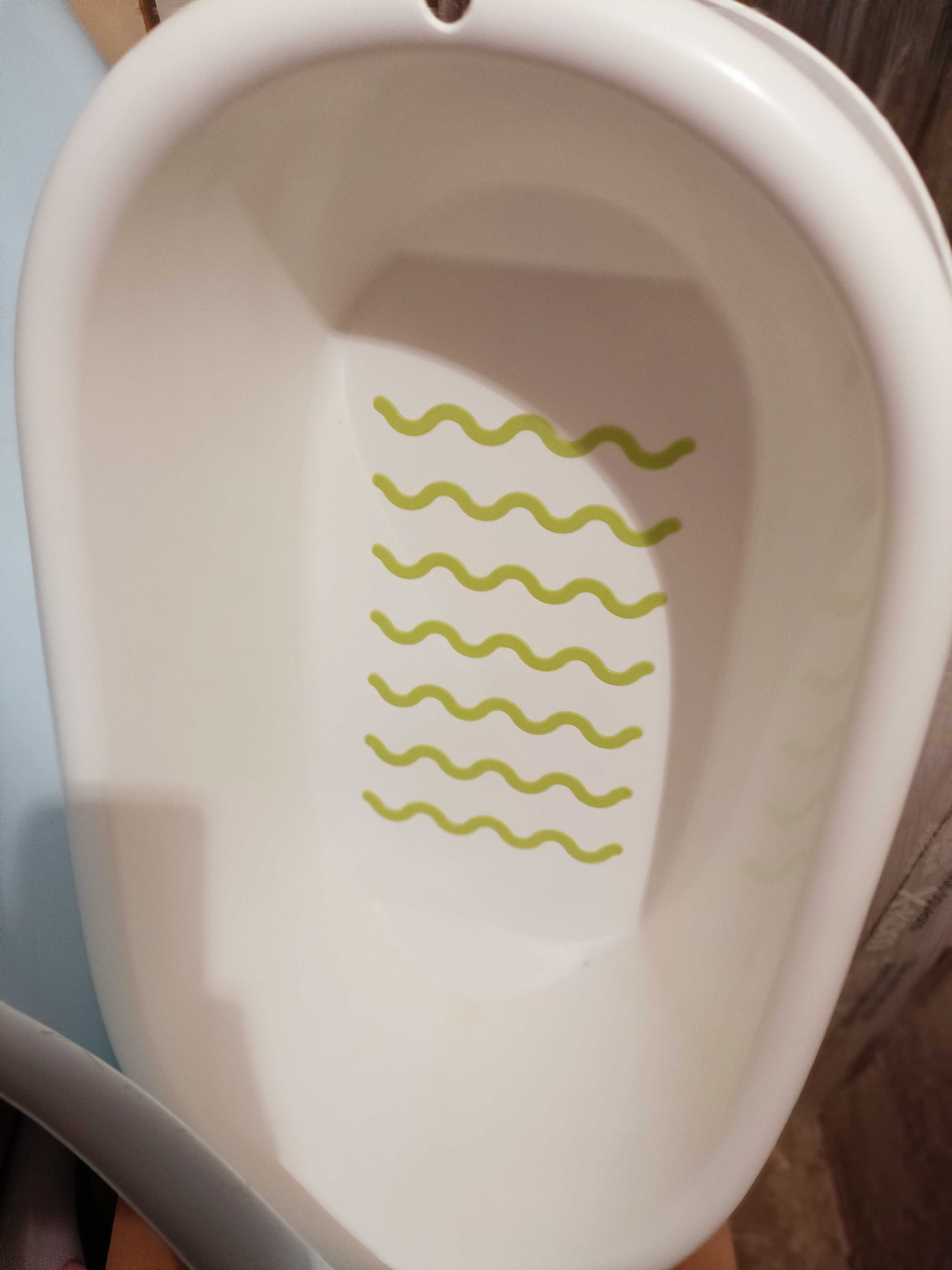 Dwie wanienki do kąpieli niemowląt