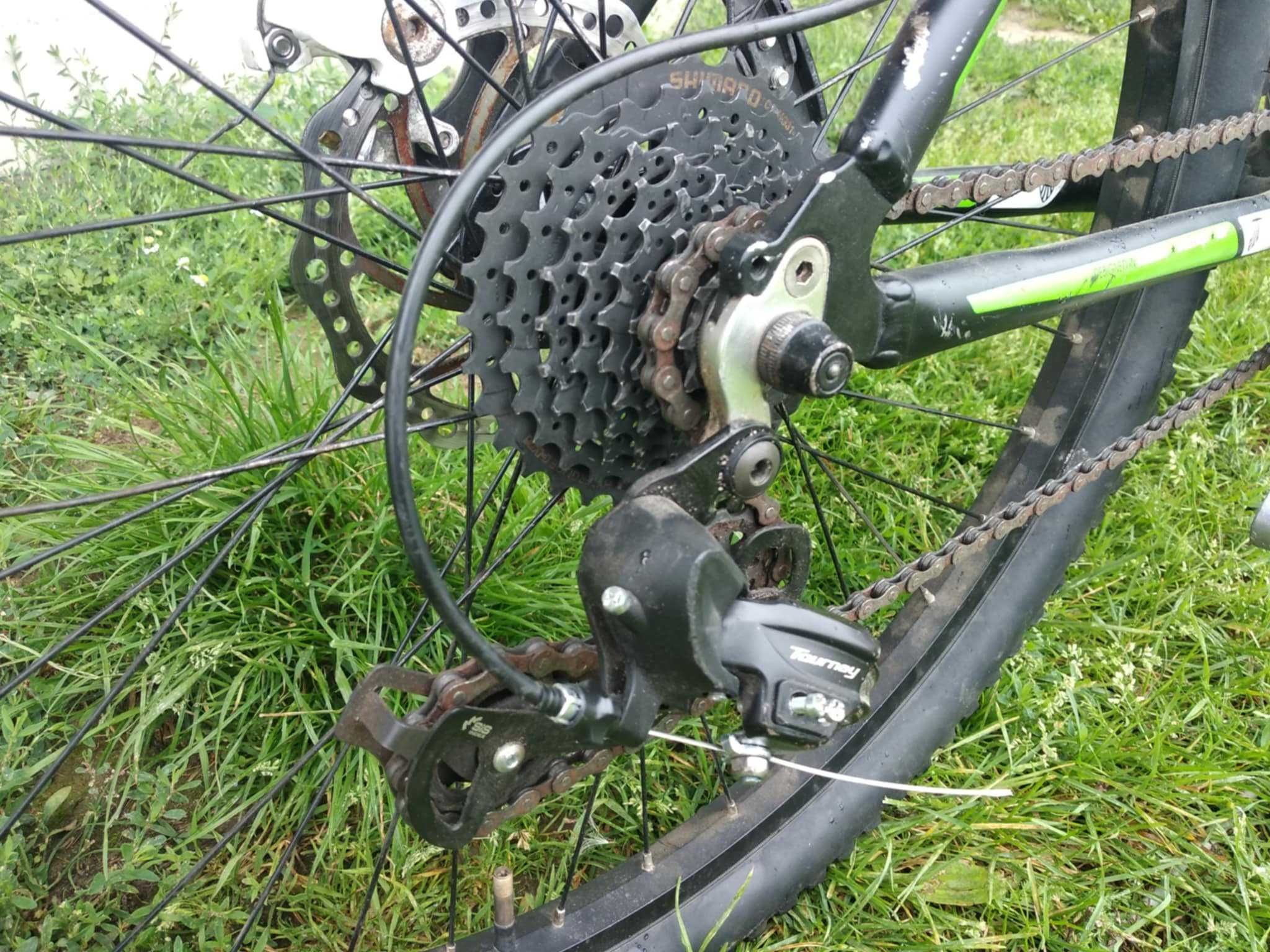 Rower MTB Trek  Amortyzator SaSuntour 3x8 klamkomanetki