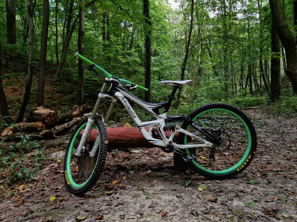 Велосипед SPECIALIZED demo 8 downhill