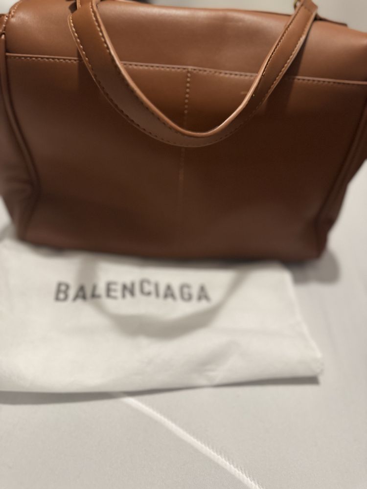 Mala Balenciaga camel