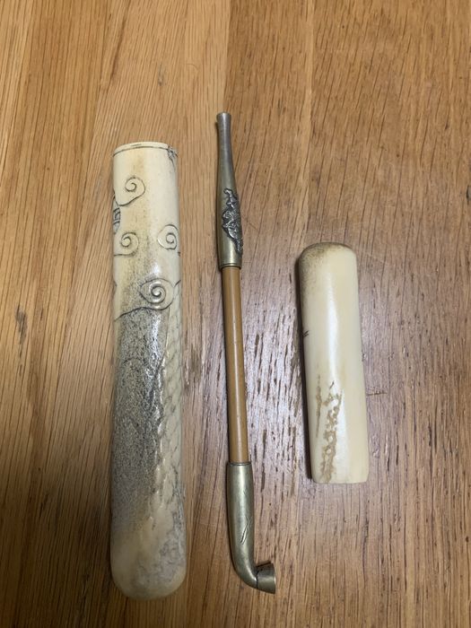 Japońska fajka do opium z kosci jelenia