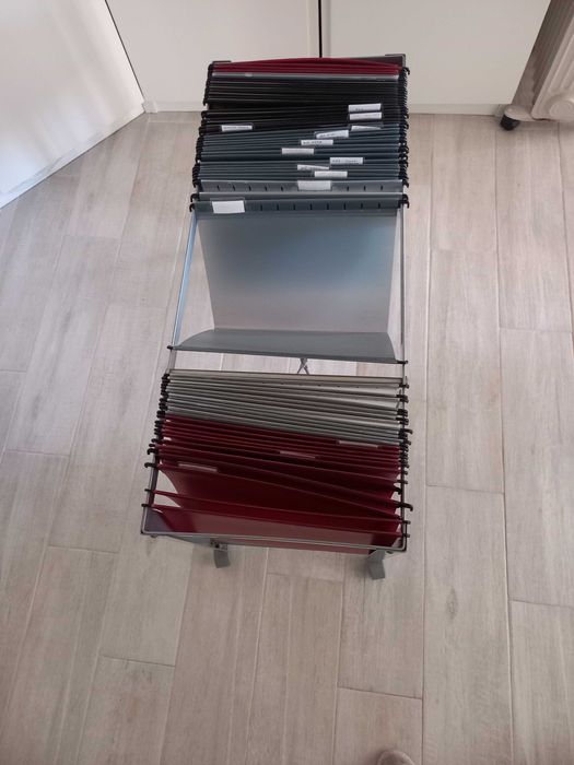 Arquivo Horizontal com Rodas para 80 Bolsas A4 (Incluí 30 bolsas)