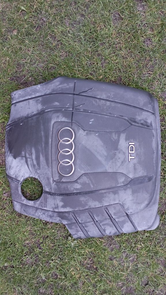 Кришка двигуна декоративна Audi A4B8, A5, A6, Q5 8R  2.0TDI 07-15 рік