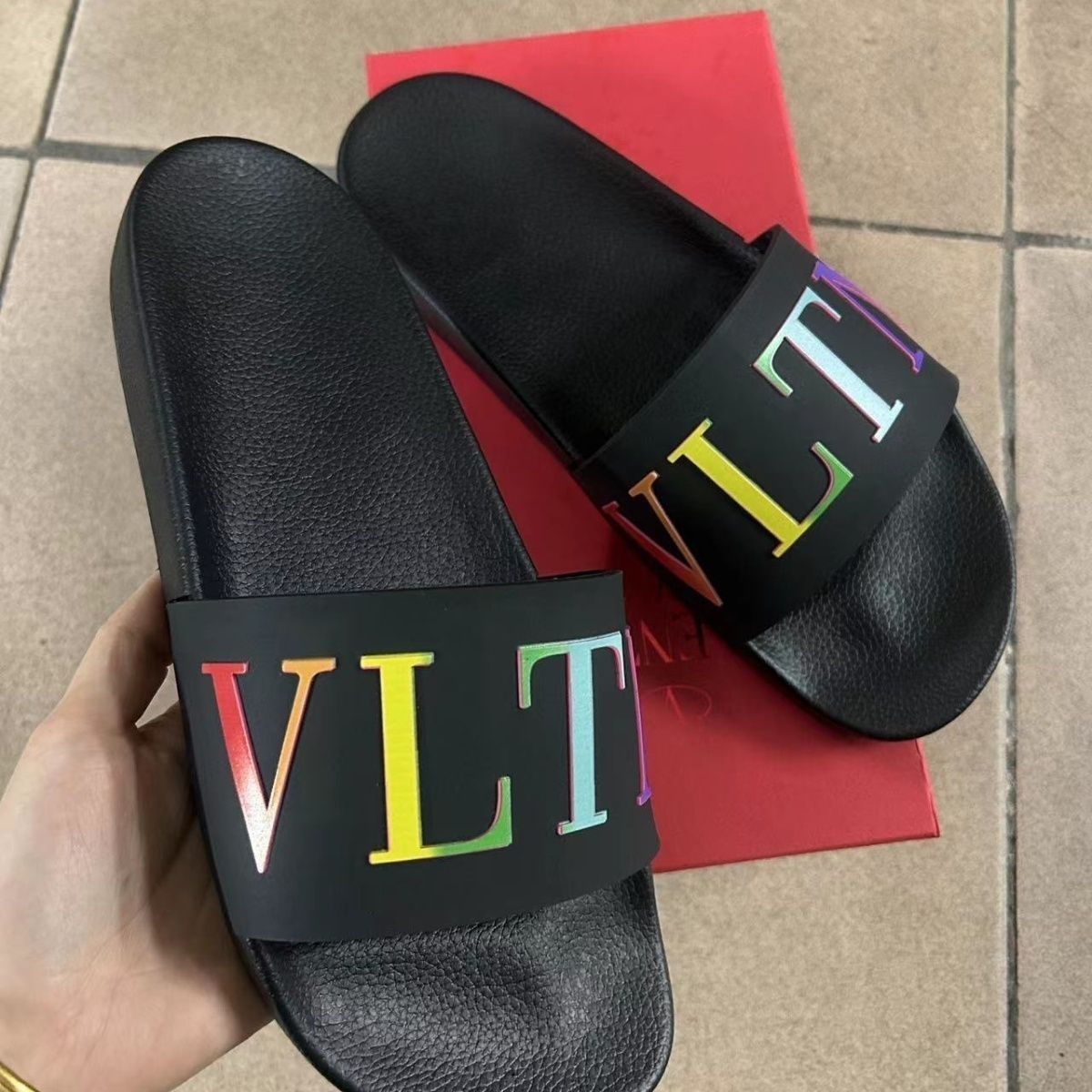 Тапочки валентіно/valentino slides