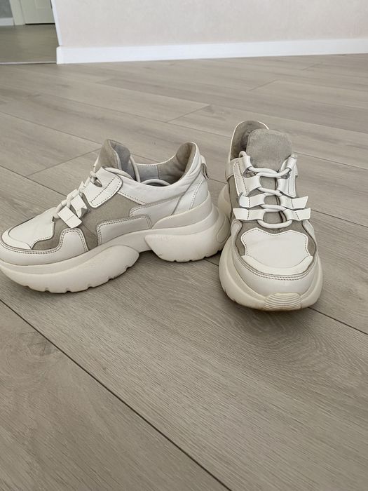 Кросівки шкіряні