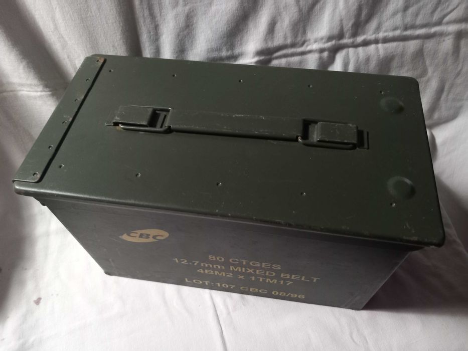 Militaria - Caixa em muito bom estado