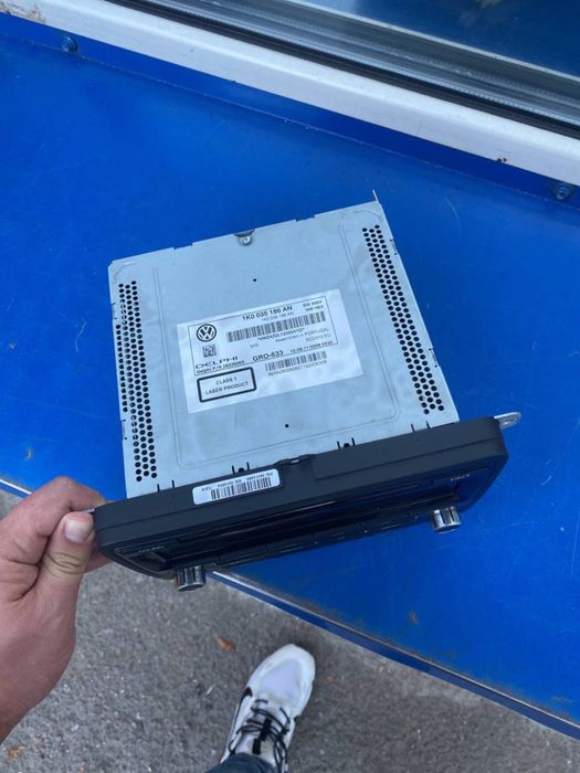 Продам  штатную магнитолу на фв сс