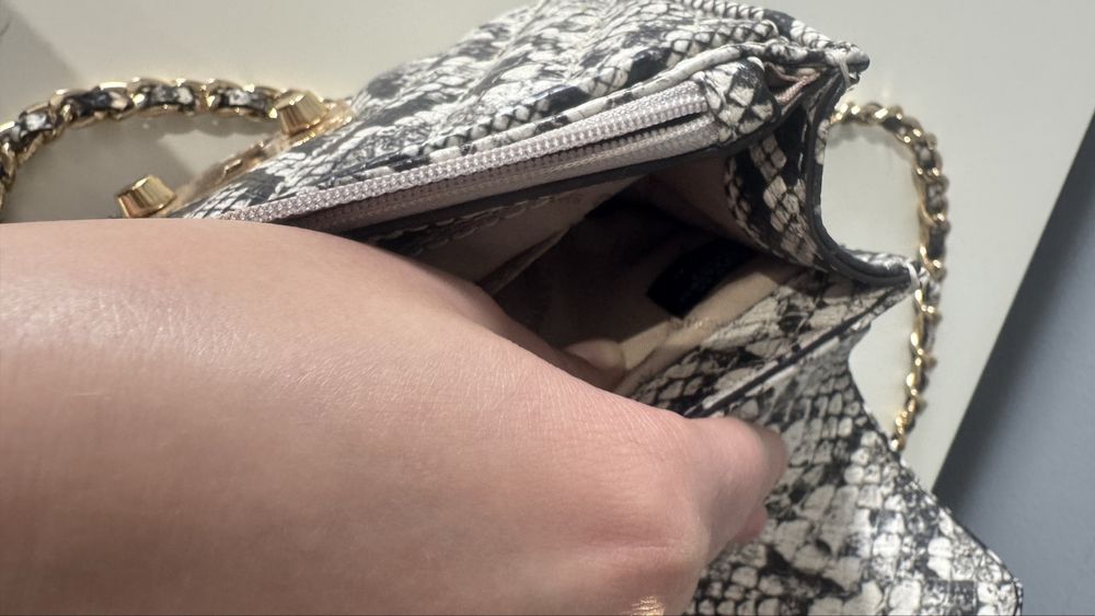 Oryginalna torebka Michale Kors piekna jak nowa wzor wezowy