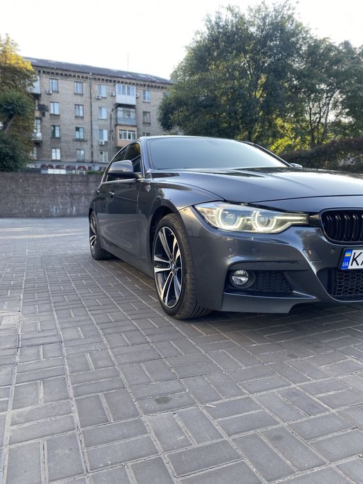 BMW F30 (FL) 330i