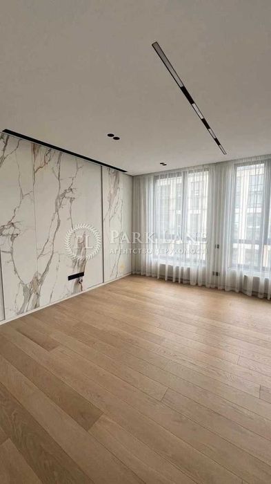 Супер пропозиція! ТОРГ! Файна Таун / Салютна