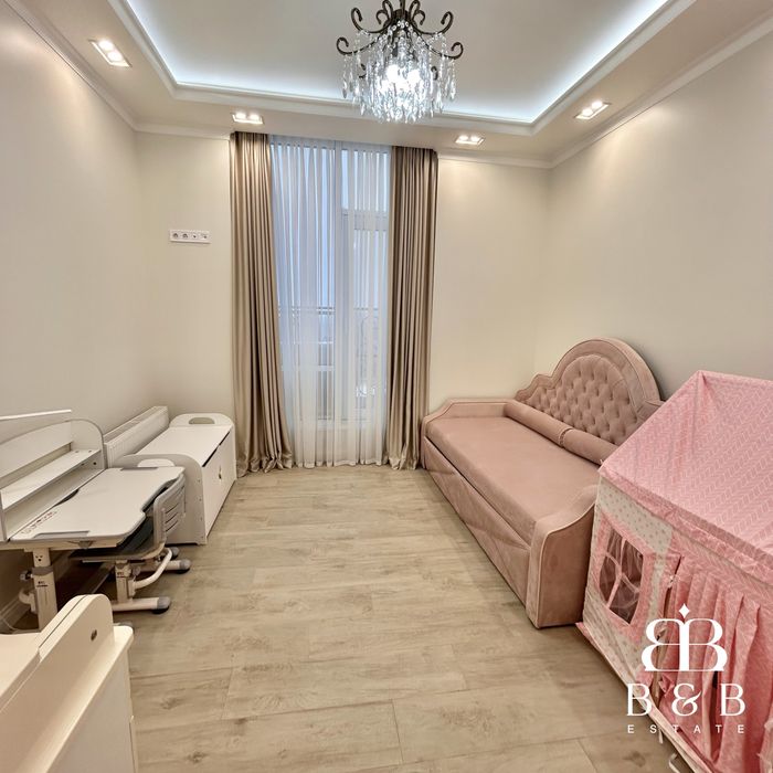 Без комиссии!! Двухкомнатная квартира 105м2, Французский бульвар