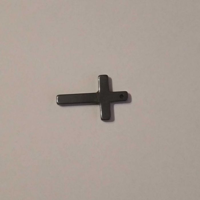 Крестик из камня гематит