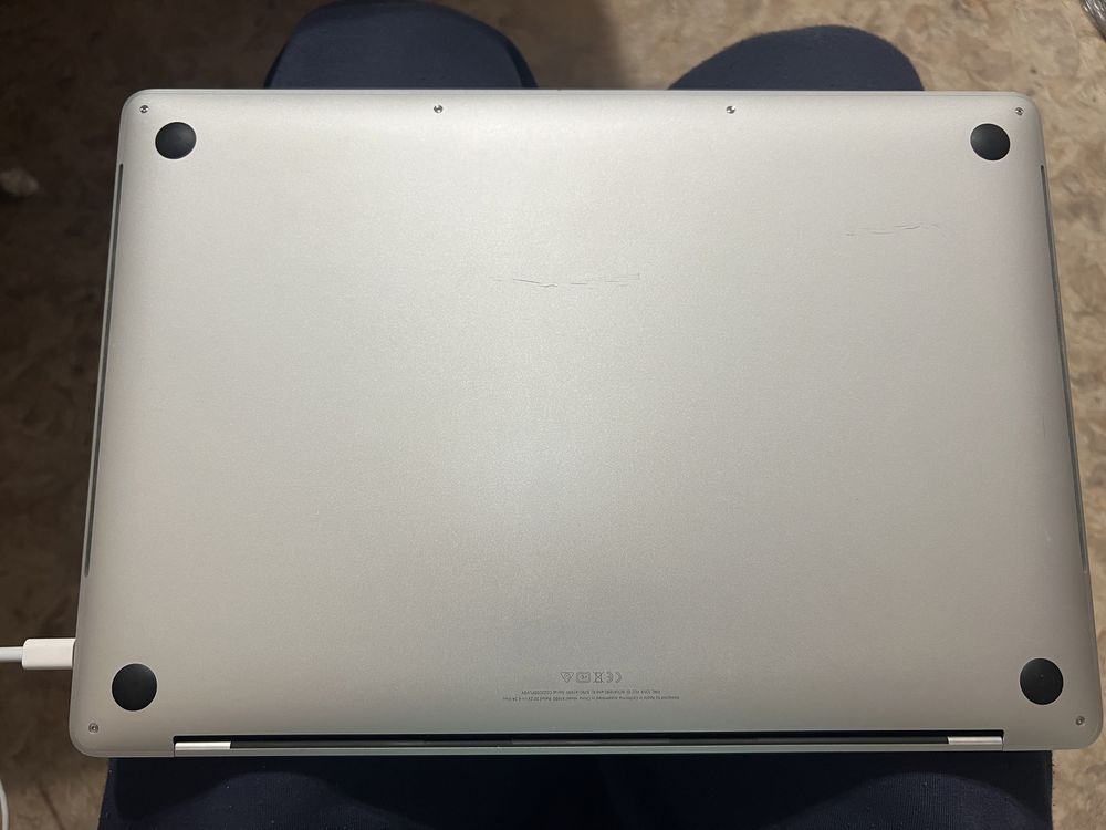 Macbook pro 15, 2019. 32/512 GB, custom з touch bar