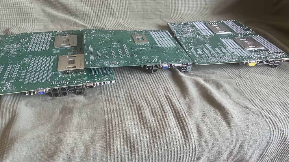 Plyty uszkodzone FOXCONN X9DRi-LN4F X8SIA-F X9DRH-7F