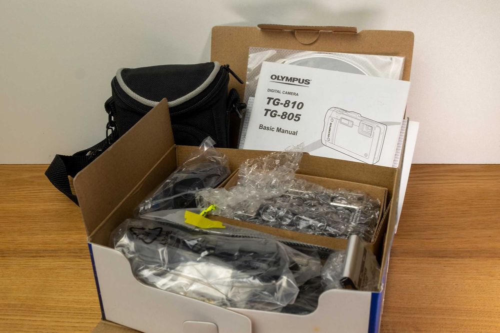 Olympus Tough TG-810 (komplet w pudełku + futerał)