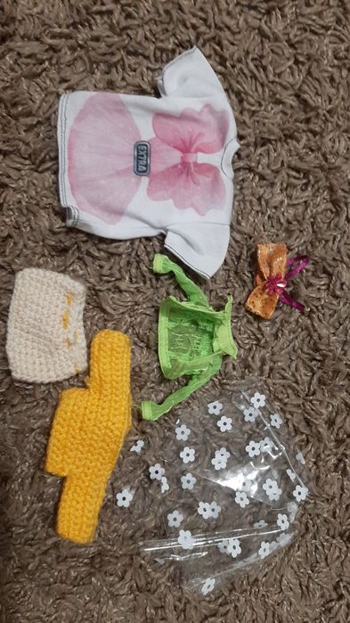 Zestawy ubrań dla różnych lalek