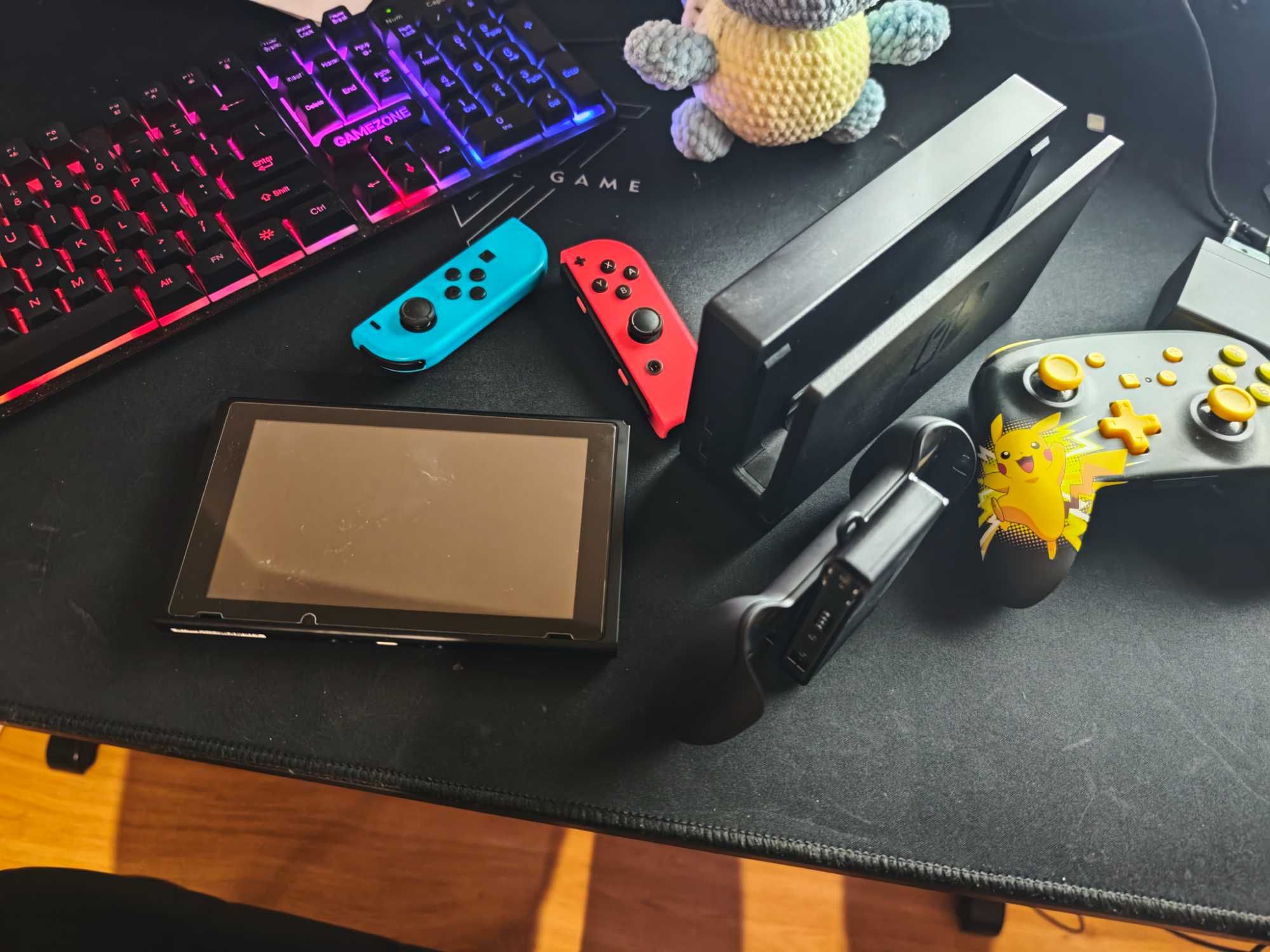 Nintendo Switch V2 +Joy-Con NiebieskoCzerwony Stan jak nowy Gwarancja