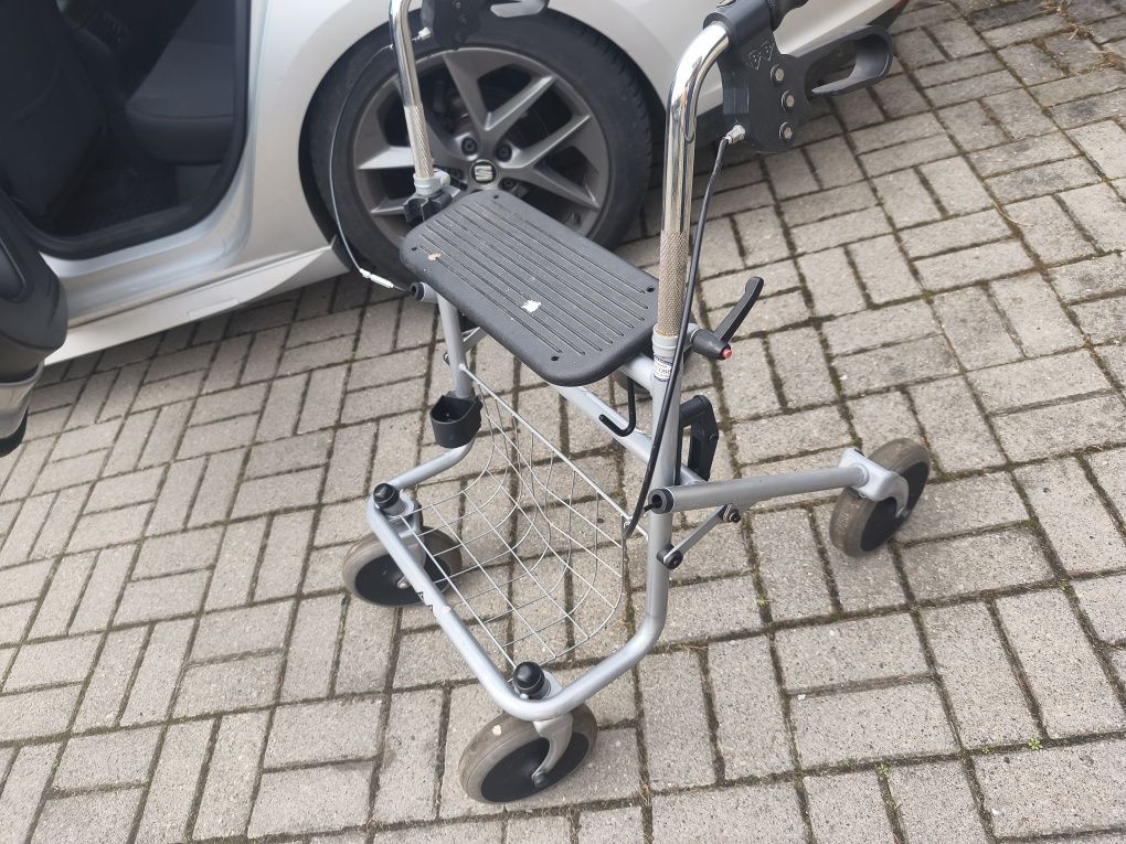 Balkonik chodzik dla seniorow
