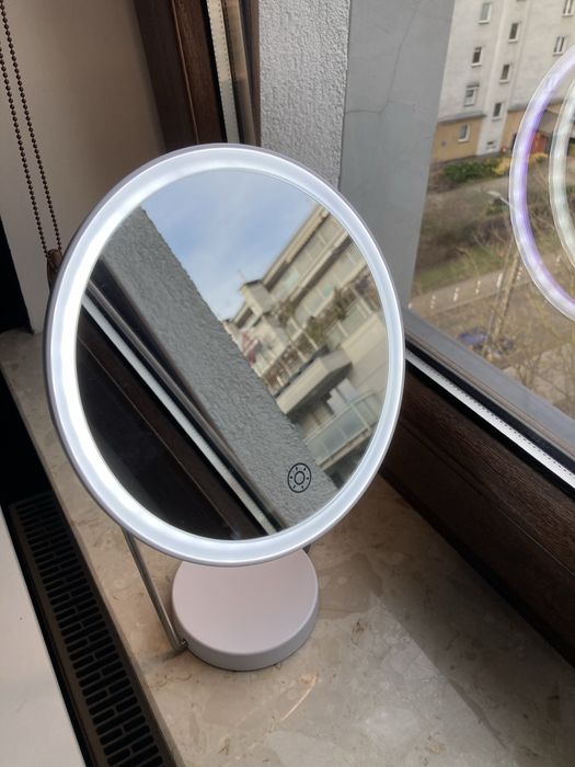 Lusterko z podswitleniem