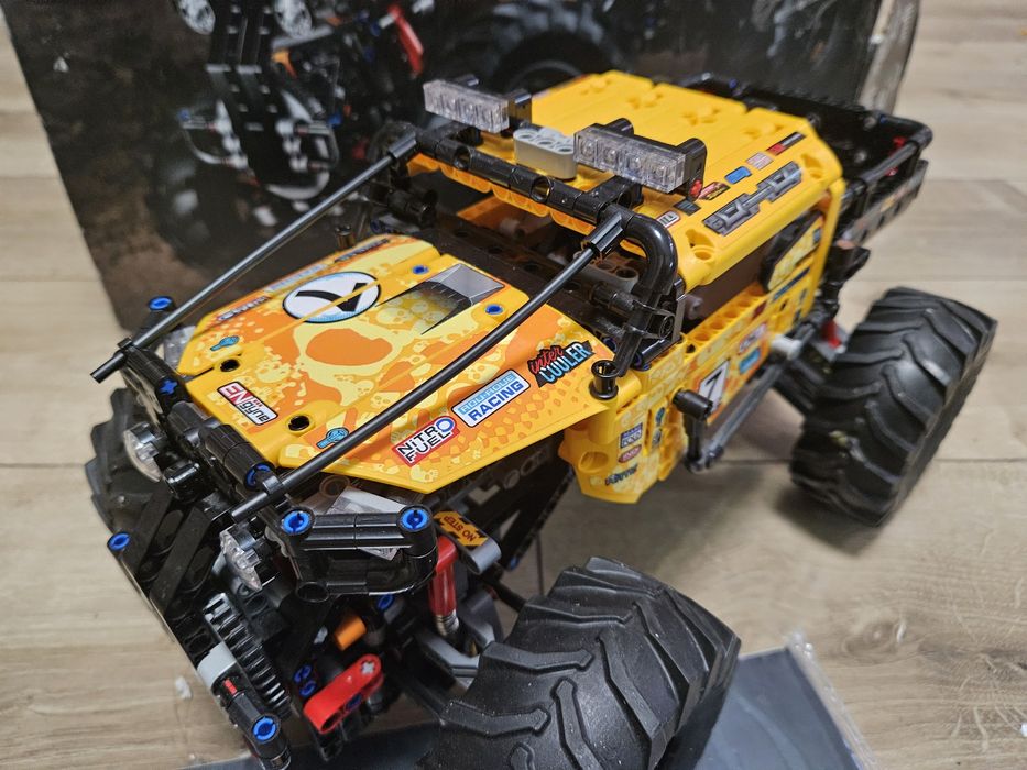 Lego 42099 Technic на подарок, оригинал состояние нового Лего техник
