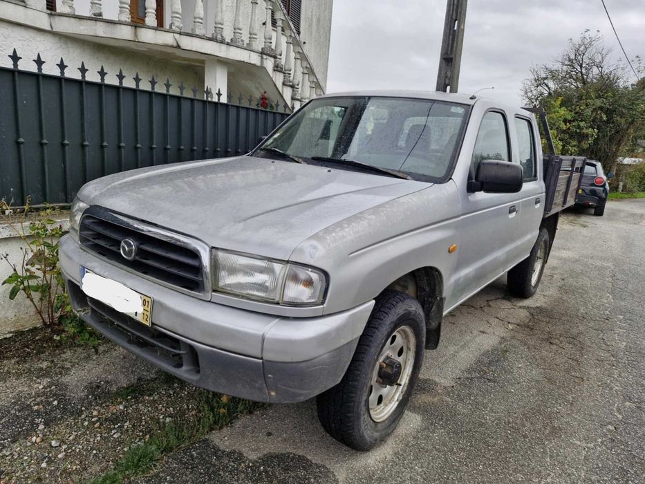 Mazda BT-50 2.5 TD 4x4 – 2001 – Robusta e pronta para tudo!