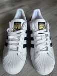 Sprzedam Buty Adidas Superstar EG4958 roz.41 1/3