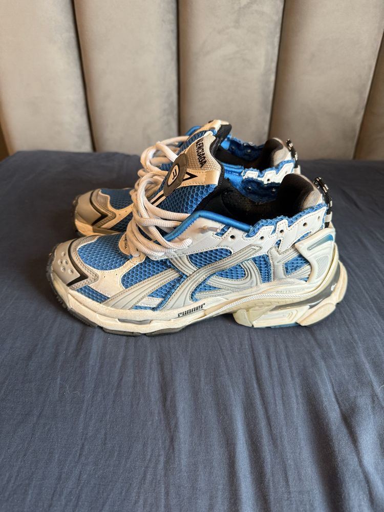 Balenciaga runner